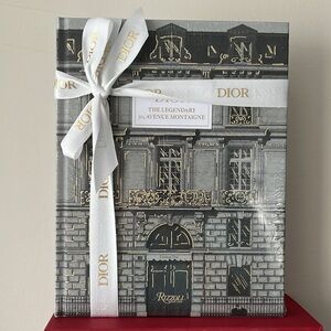 NEW DIOR Book DIOR: THE LEGENDARY 30, AVENUE MONTAIGNE NWT!